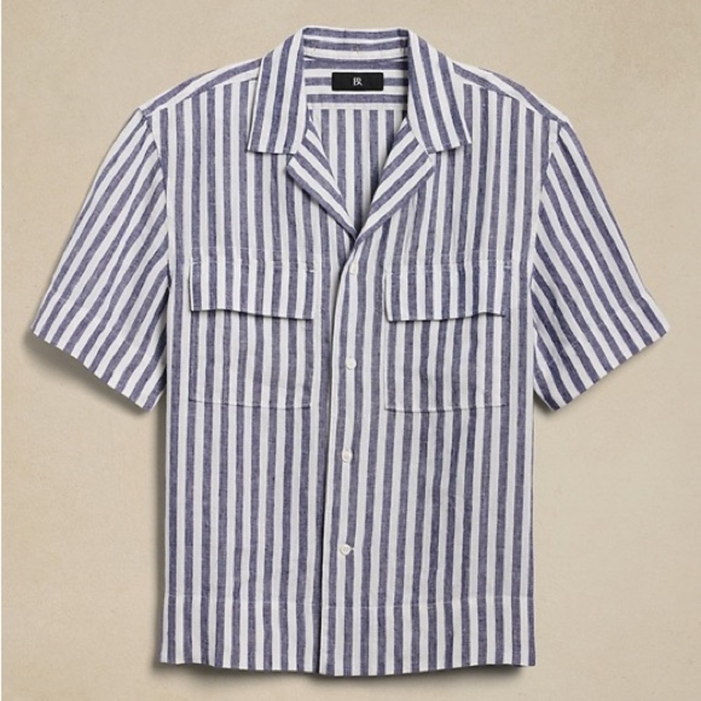 Banana Republic Men’s Navy Blue & White Striped Short Sleeve Resort Shirt | M